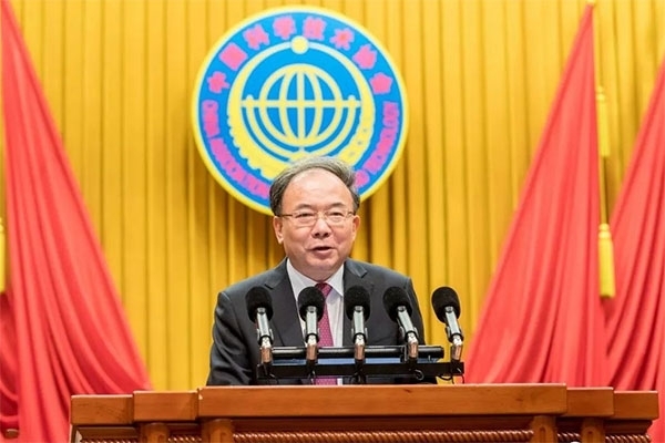 省委常委、市委書記李小敏在開幕式上講話